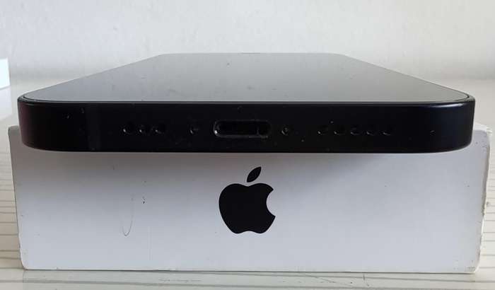 Apple iPhone 12 64GB - Black