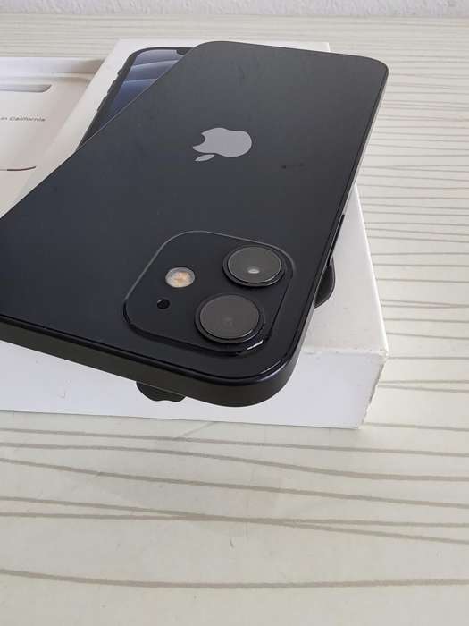 Apple iPhone 12 64GB - Black