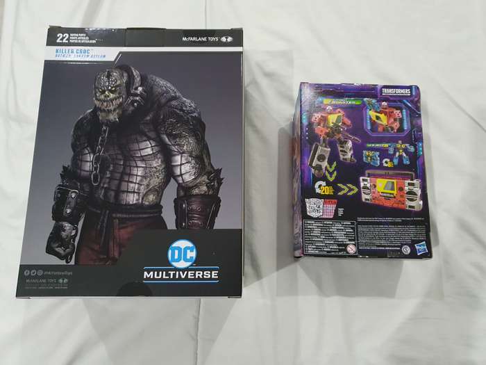 DC Multiverse  - Mega figure Killer Croc & Transformers WFC Kingdom - Autobot Blaster & Eject