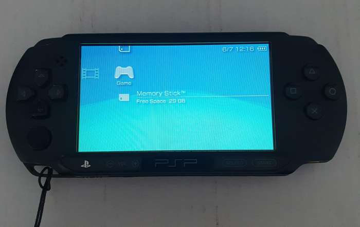 Sony PSP Street Console Boxed Complete + 32GB SD - PSP-E1008cb with 3 Games *TESTED*