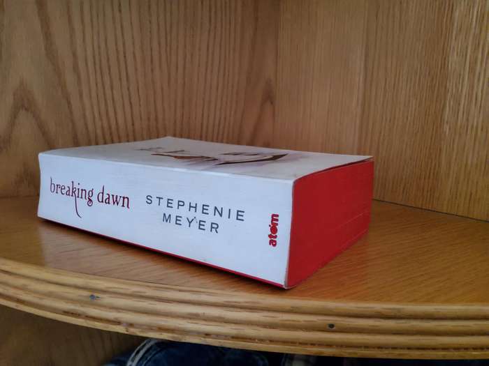 Twilight Breaking Dawn White Edition by Stephenie Meyer