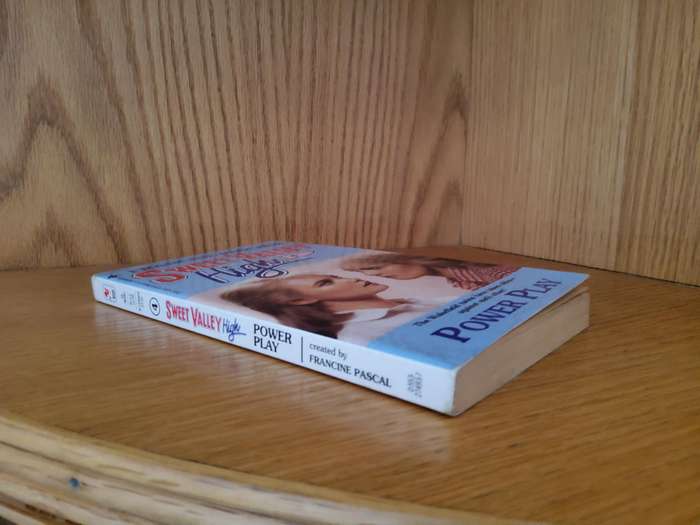 Sweet Valley High by Francine Pascal