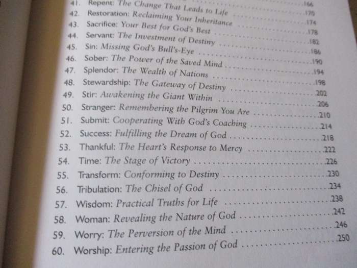 WORDS TO LIVE BY - REFLECTIONS &  INSIGHTS ON THE MOST LIFE-CHANGING & THOUGHT-PROVOKING WORDS IN TH