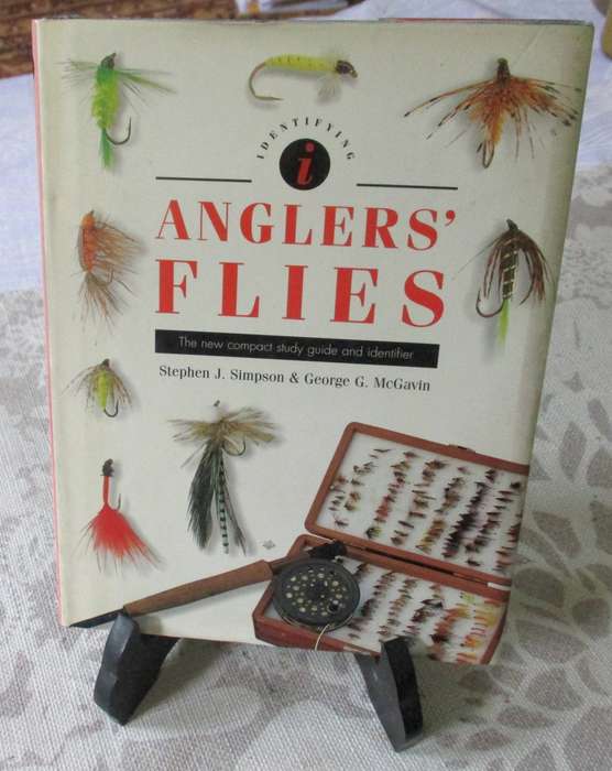 IDENTIFYING ANGLER'S FLIES - STEPHEN J SIMPSON & GEORGE G McGAVIN