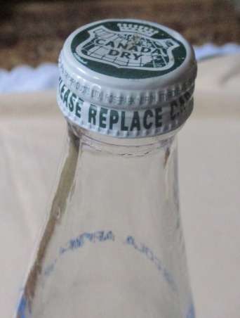 OLD S.A. CANADA DRY CLUB SODA 1 LITER  GLASS BOTTLE