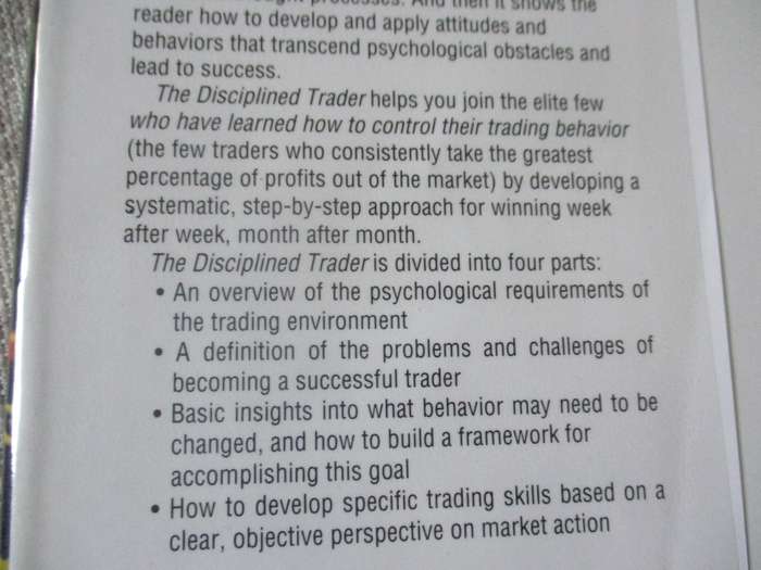 THE DISCIPLINED TRADER : DEVELOPING WINNING ATTITUDES - MARK DOUGLAS