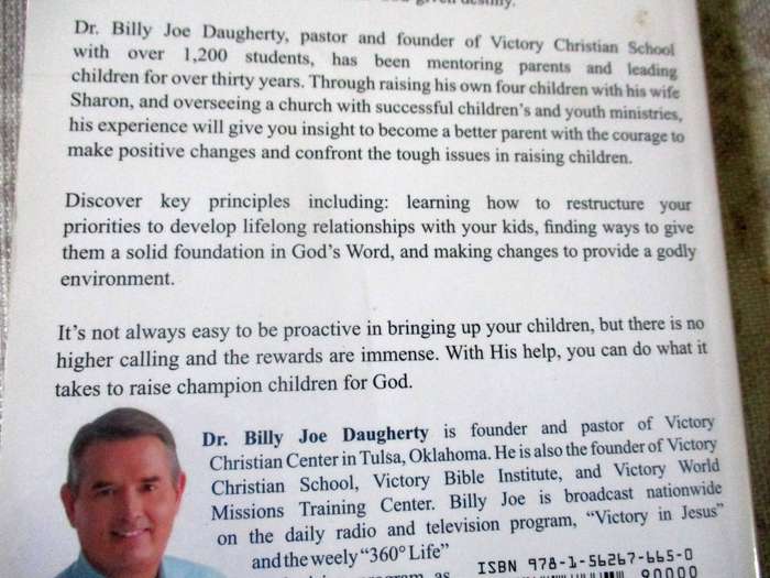 RAISING CHAMPION CHILDREN FOR GOD - HOW TO BUILD FAITH AND CHARACTER INTO YOUR CHILDREN - BILLY J...