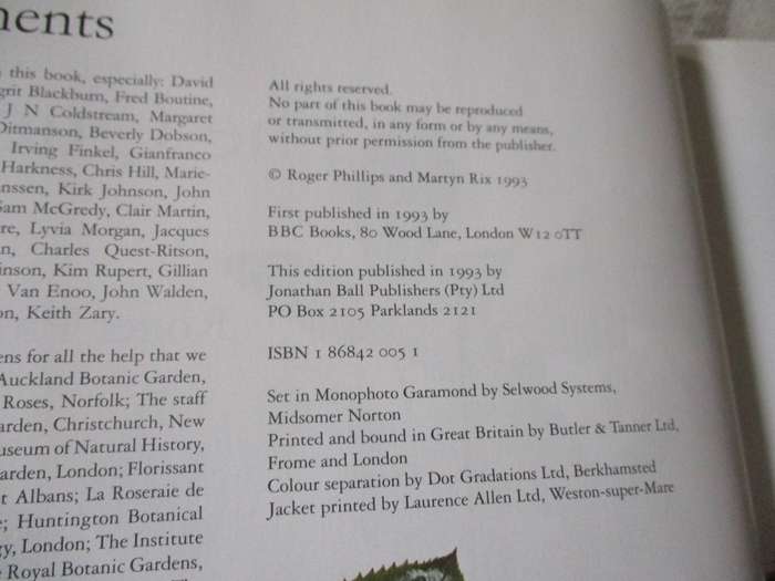 THE QUEST FOR THE ROSE - THE MOST HIGHLY ILLUSTRATED, HISTORICAL GUIDE TO ROSES - ROGER PHILLIPS