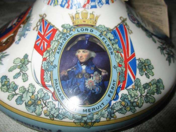 VINTAGE WADE STAFFORDSHIRE BRITISH NAVY PUSSERS RUM -FULL DECATER - ADMIRAL LORD NELSON NAVY