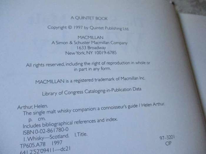 THE SINGLE MALT WHISKY COMPANION - A CONNOISEUR'S GUIDE - HELEN ARTHUR