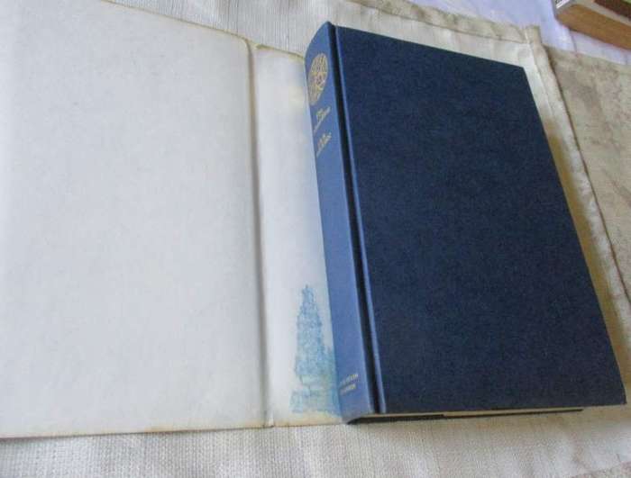 THE SILMARILLION - J.R.R. TOLKIEN ( FIRST EDITION HARDCOVER 1977 )