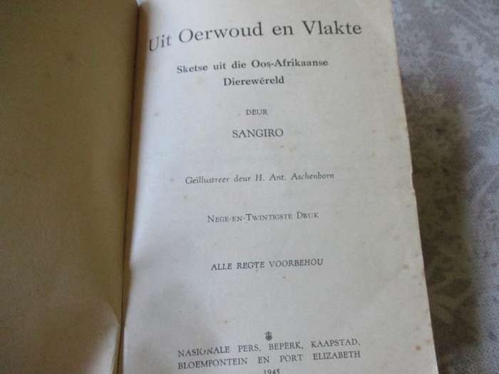 UIT OERWOUD EN VLAKTE DEUR SANGIRO