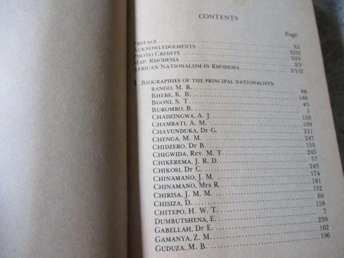 AFRICAN NATIONALIST LEADERS - WHO'S WHO BY ROBERT CARY & DIANA MITCHELL