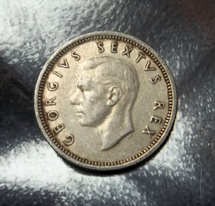 Union Sixpence 1949 - Nice condition