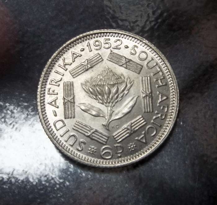 Union Sixpence 1952 - aUNC condition