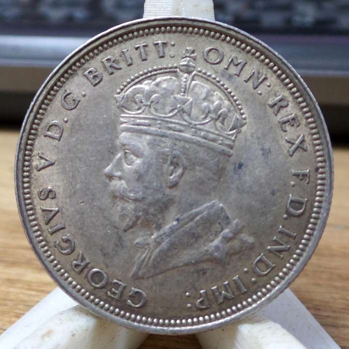 Australia 1 Florin 1927 - Parliament - Nice condition