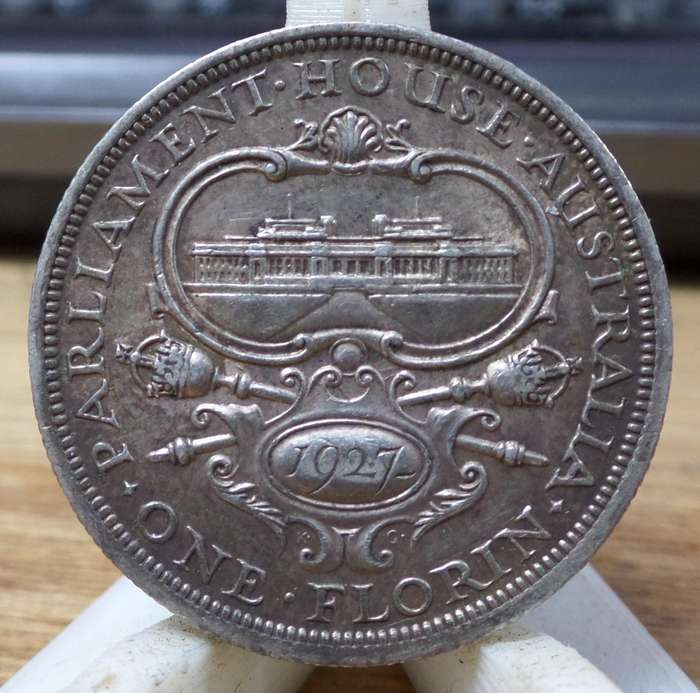 Australia 1 Florin 1927 - Parliament - Beautiful condition