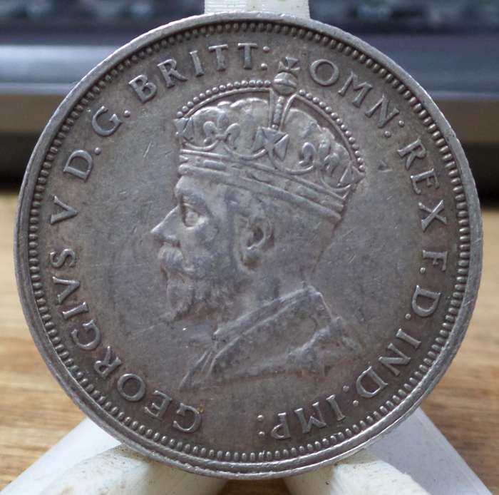 Australia 1 Florin 1927 - Parliament - Beautiful condition