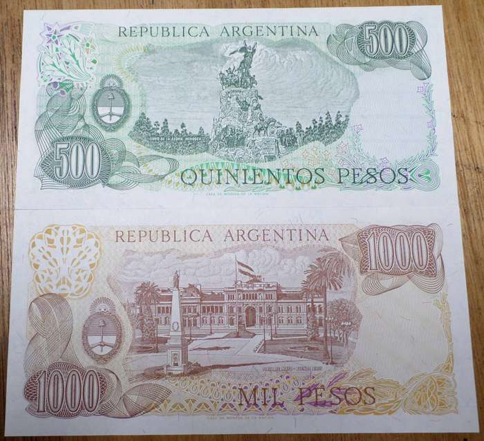 Argentina 500 & 1000 Pesos 1980-82 - UNC condition
