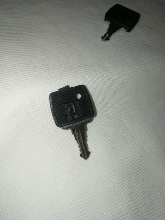 Universal Fuel cap- Vintage PJ with 2 keys