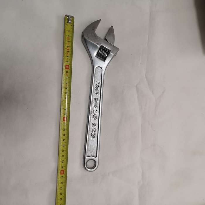 Tolsen Adjustable Wrench with Metric Scale Marked 300mm 12'' 15004