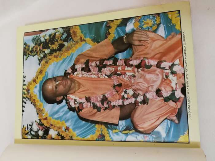Vintage Sri Sri Radha Radhanath Temple of Understanding Souvenir book- Grand Opening 1985