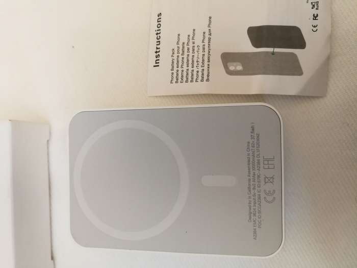 10000mAh Magnetic power bank. Wireless Charging Battery Pack
