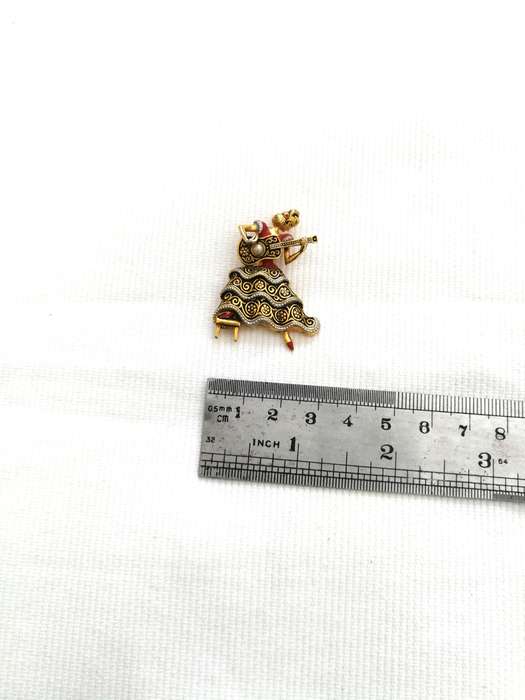 Stunning Spanish Dancing Lady Playing Guitar Brooch- Vintage