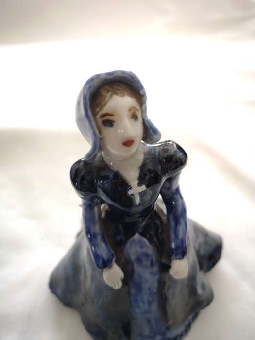 Antique Porcelain Lady