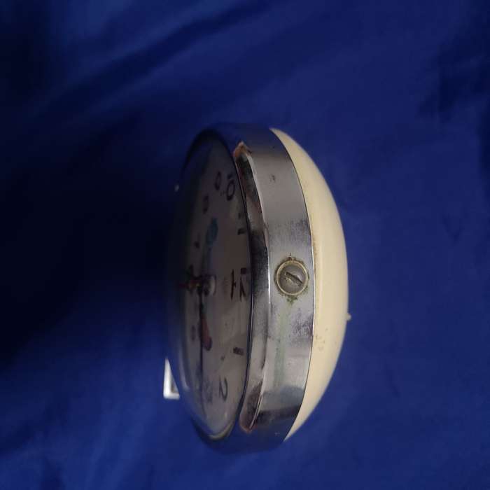 Rarer Vintage Diamond of Shanghai China 1960's Pecking Chicken Farmers Alarm Clock