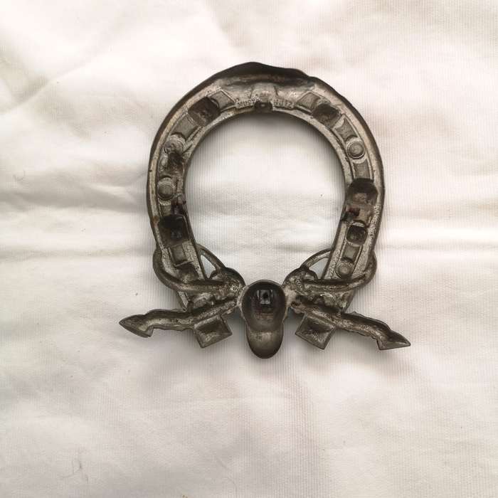 Musterschutz Horse Shoe Ornament with Jockey Attributes- Bronze