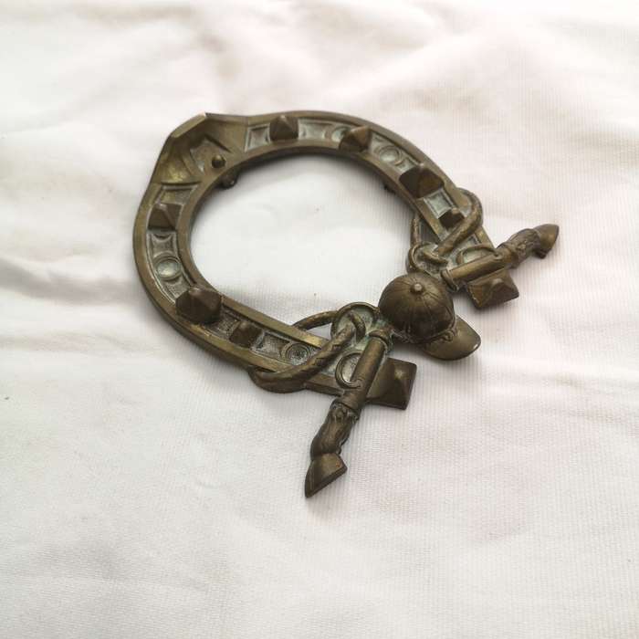 Musterschutz Horse Shoe Ornament with Jockey Attributes- Bronze