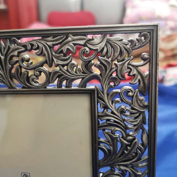 Life Style Metal Photo Frame- Vintage