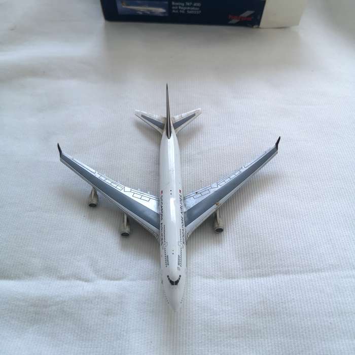 Singapore Airlines Megatop B 747 400- HERPA 1:400 Metal Model- Vintage