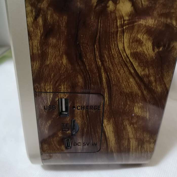 Rechargeable Vintage Style Band Radio With USB, Bluetooth, Optional Solar Charging