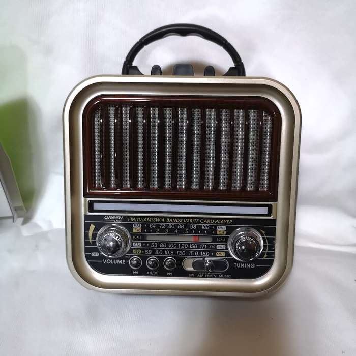Rechargeable Vintage Style Band Radio With USB, Bluetooth, Optional Solar Charging