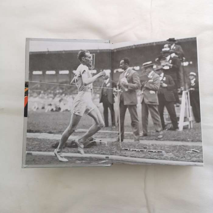 Lore of Running- ''The Runners Bible"- Tim Noakes