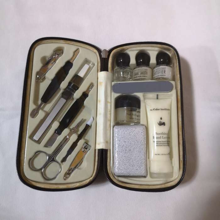 MARKWINS Grooming Set with The Color Institute Products- Vintage