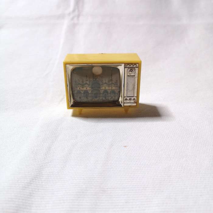 1960/70's Italian Plastiskop Yellow Mini TV Collectors Vintage Souvenir