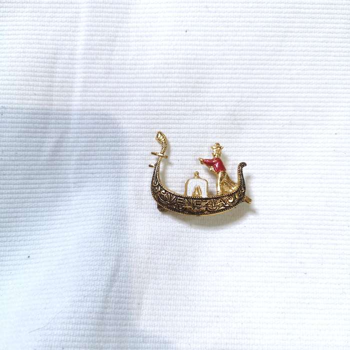 Venetian gondola brooch