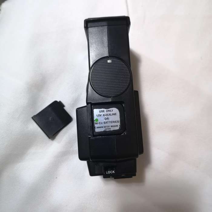 Canon 199A Speedlite Auto TTL Flash- Vintage- Japan