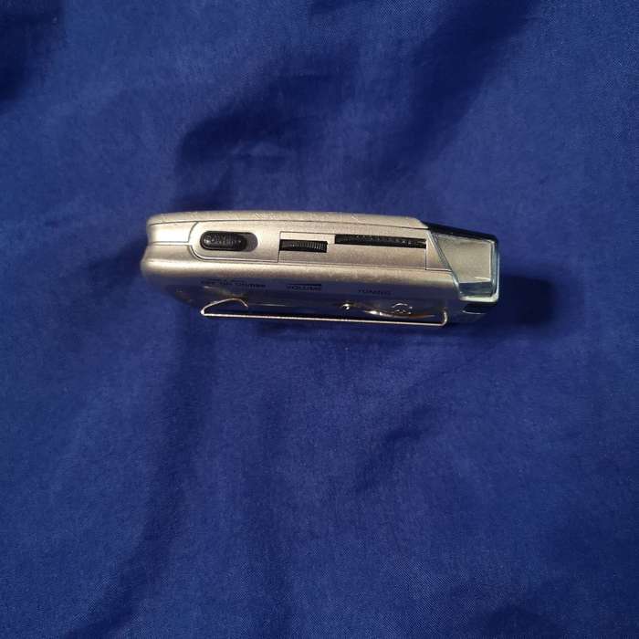 Rare vintage Philips AE6370 mini pocket analogue AM/FM stereo radio, working
