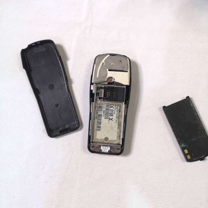 NOKIA 3210 with original battery, no charger- untested