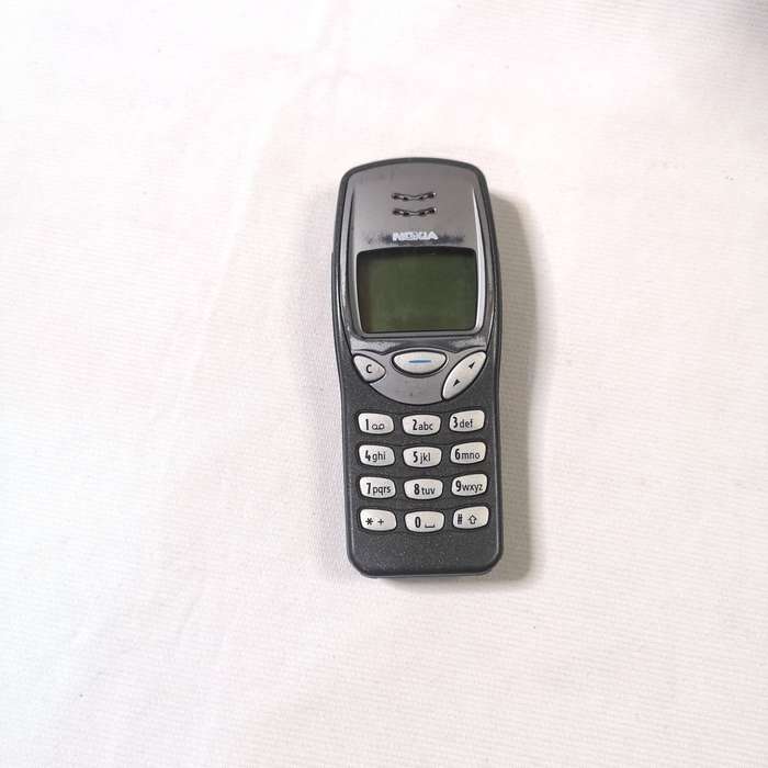 NOKIA 3210 with original battery, no charger- untested