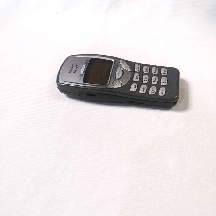 NOKIA 3210 with original battery, no charger- untested