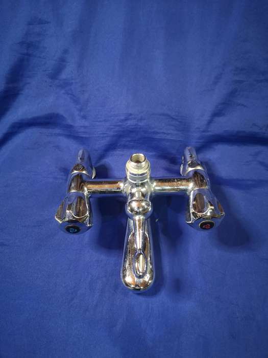 Vintage Cobra Bath Mixer- Traditional Pillar Mount