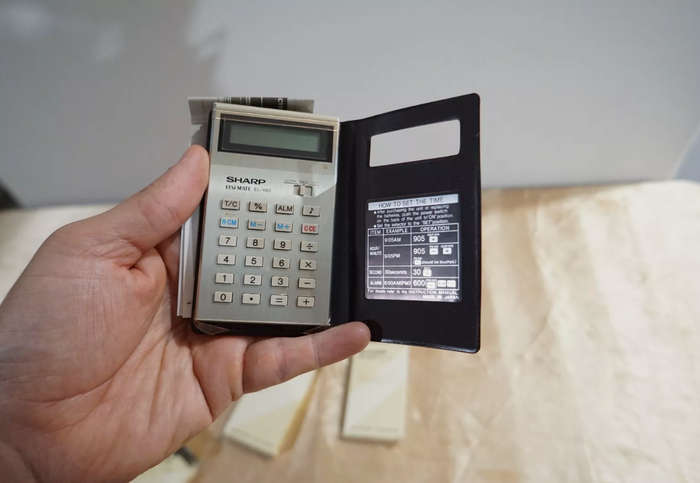 Sharp EL-460 ELSI Mate Mini Pocket Calculator with clock-1980s