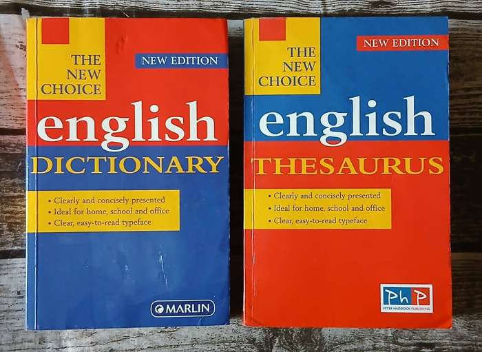 2 books - English Dictionary / English Thesaurus ~ THE NEW CHOICE