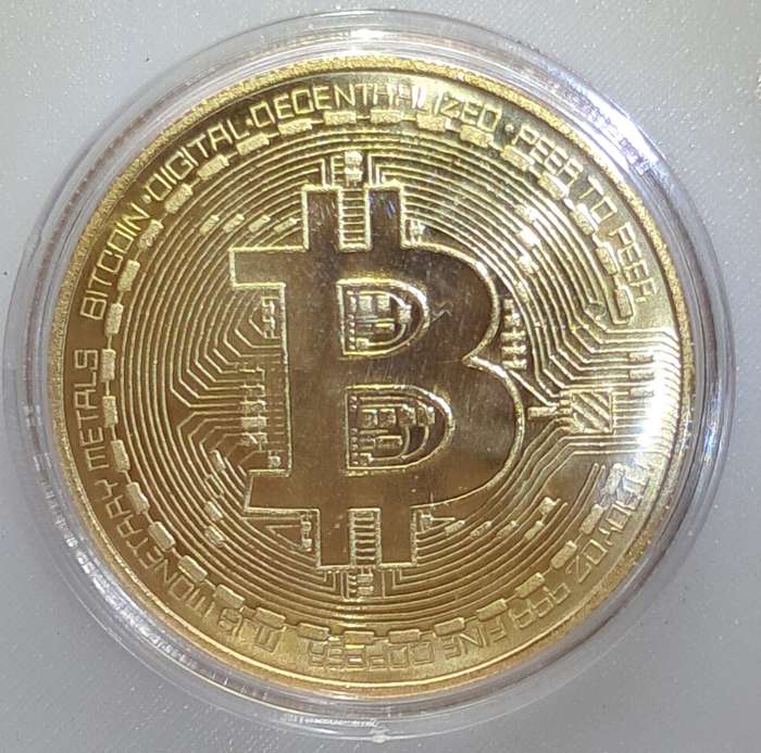BITCOIN Gold Plated Souvenir COIN & Gold Foil Banknote combo - BEAUTIFUL GIFT - See 5 pictures
