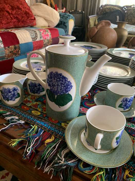Saint James Complete Crockery Set - Vintage